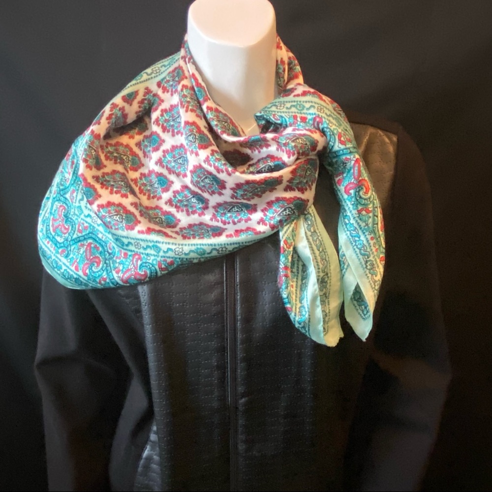 Large Square Scarf - Picture 5 of 10